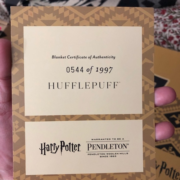 Happy Potter Hufflepuff Pendleton blanket - Picture 7 of 8